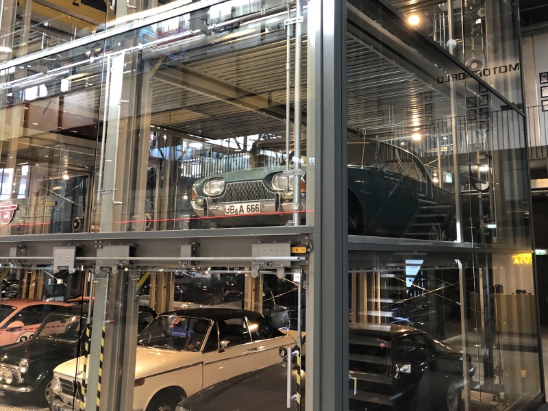 221020motorworld6.jpg